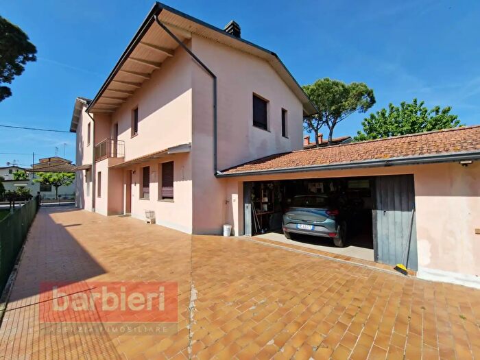 Casa quadrilocale in vendita in Via Bandini Butti, Ravenna