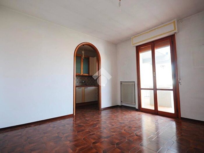 Appartamento quadrilocale in vendita in Via Cesare Grassi, Zarini Valentini, Prato