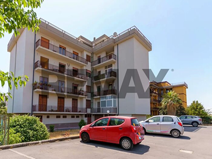 Appartamento con 5 locali in vendita in Via Sebastiano Catania, Catania