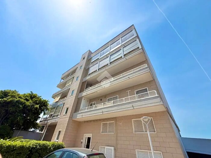 Appartamento trilocale in vendita in Via Vincenzo Bellini, Bari