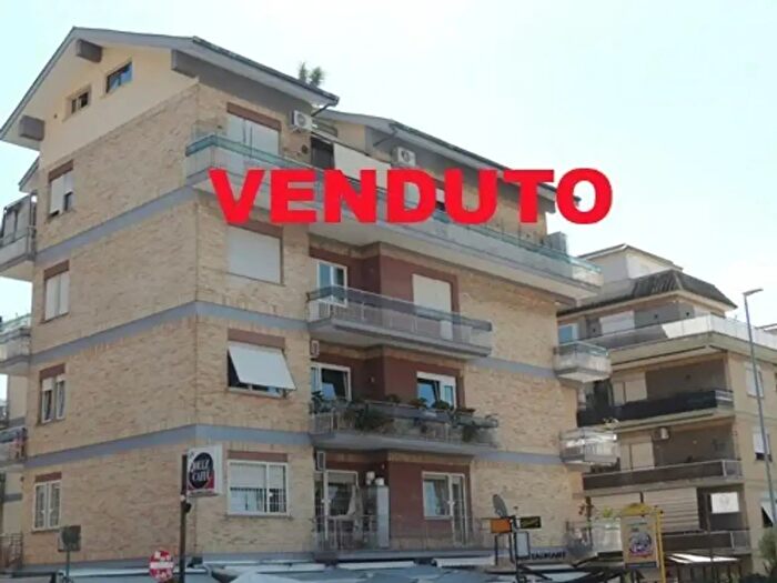 Appartamento quadrilocale in vendita in Via Camillo Serafini, Roma
