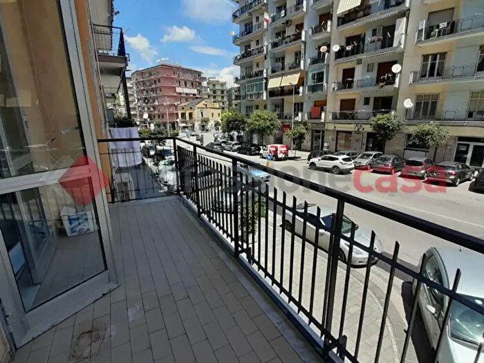Appartamento in affitto in Via Parmenide, Salerno