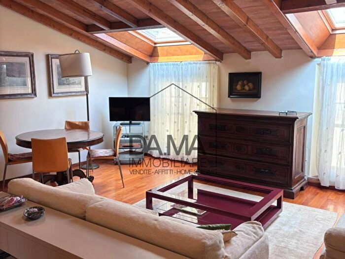 Appartamento trilocale in affitto in Via XXII Luglio, Centro Storico, Parma