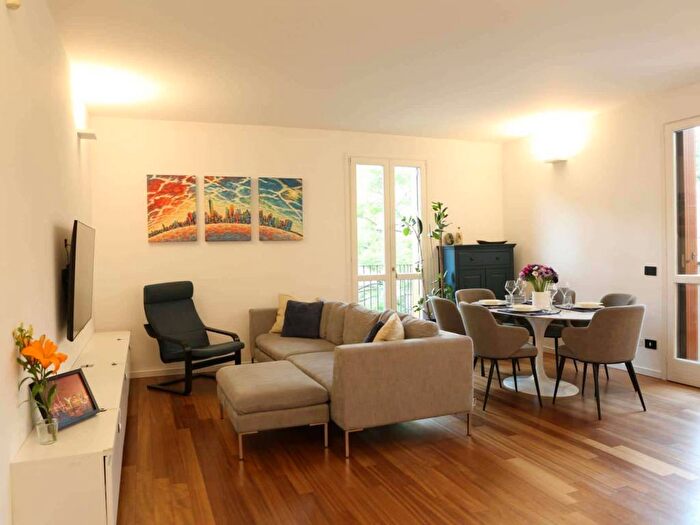 Appartamento trilocale in affitto in Via Magolfa, Navigli Darsena, Milano