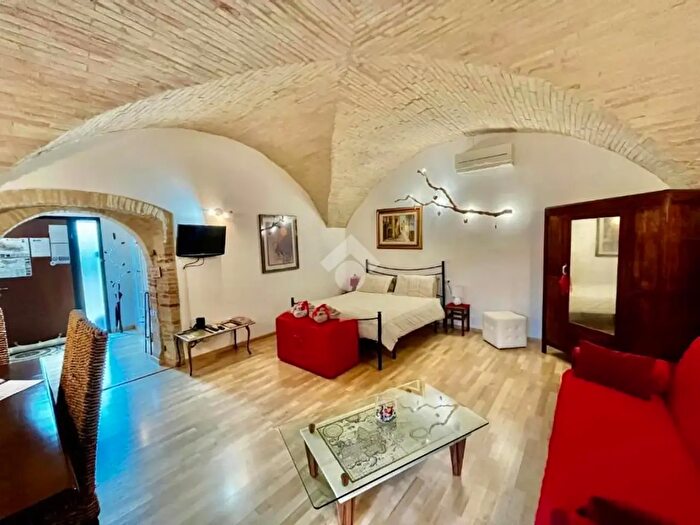 Appartamento bilocale in vendita in Via II Agosto, Spello