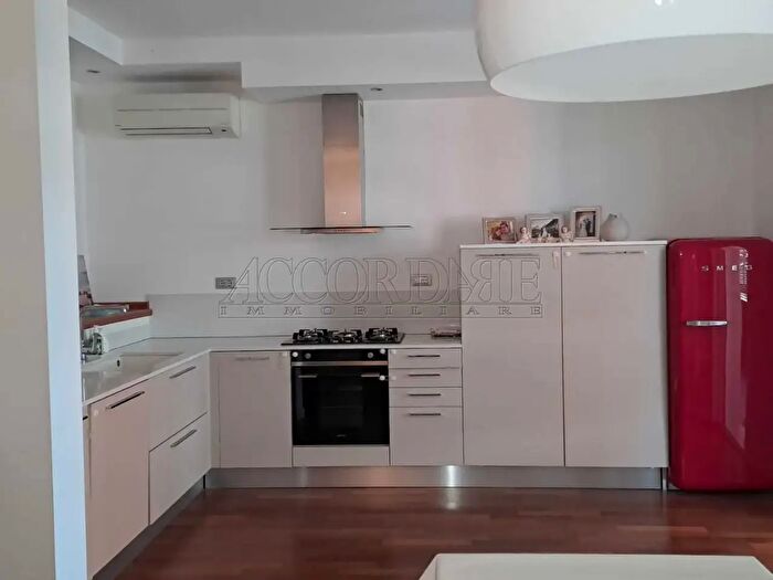 Appartamento con 5 locali in affitto in Padova