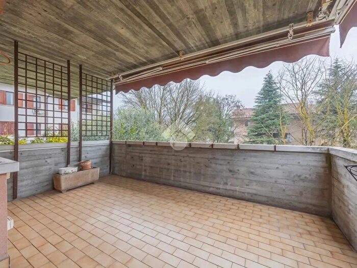 Appartamento con 6 locali in vendita in Negrar