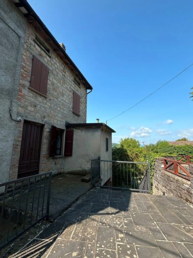 Casa con 5 locali in vendita in Terenzo