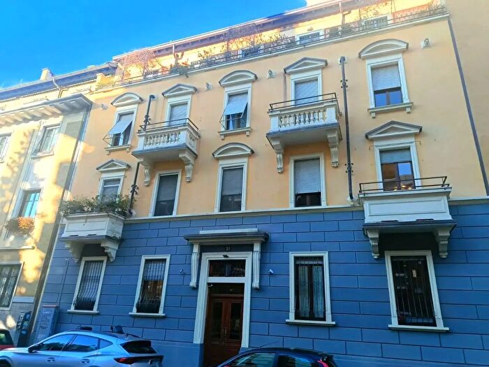 Appartamento trilocale in vendita in Via Francesco Redi, Milano