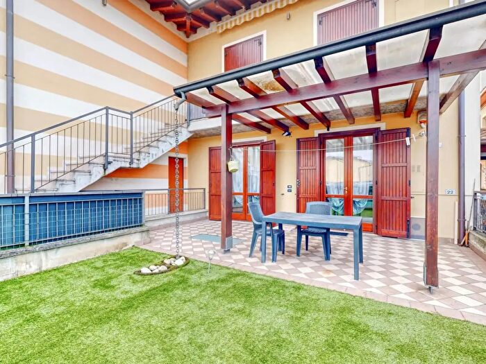 Appartamento bilocale in vendita in Via Rudiano, Urago DOglio