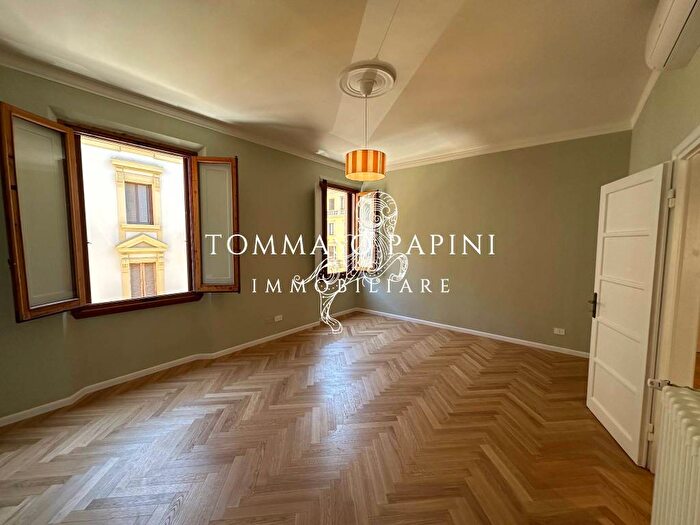 Appartamento con 6 locali in affitto in Via Giuseppe La Farina, Mazzini Oberdan, Firenze