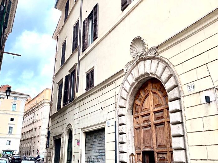 Appartamento bilocale in affitto in Piazza Rondanini, Pantheon, Roma