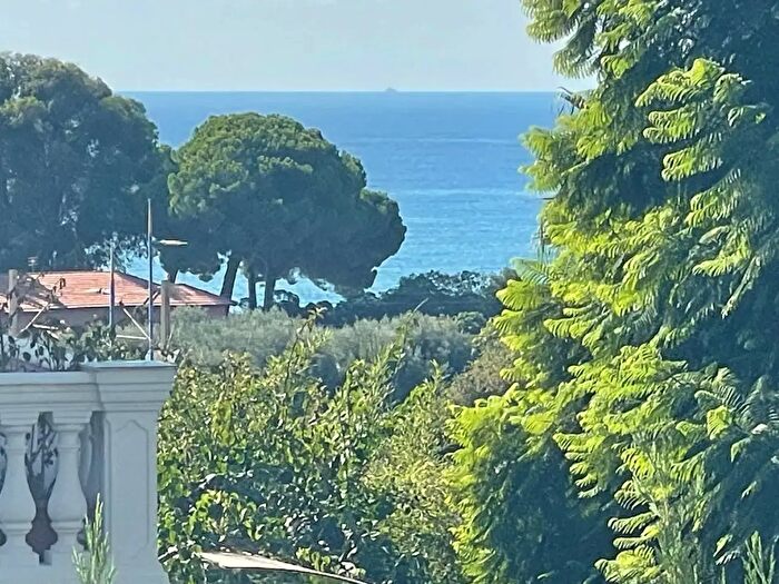 Appartamento con 5 locali in vendita in Via Antonio Orengo, Ventimiglia