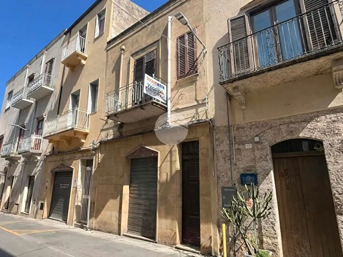 Casa con 6 locali in vendita in Via Dante Alighieri, Alcamo