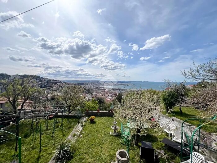 Appartamento bilocale in affitto in Scala Santa, Trieste