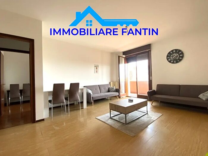 Appartamento trilocale in affitto in Strada Santa Bona Vecchia, Treviso