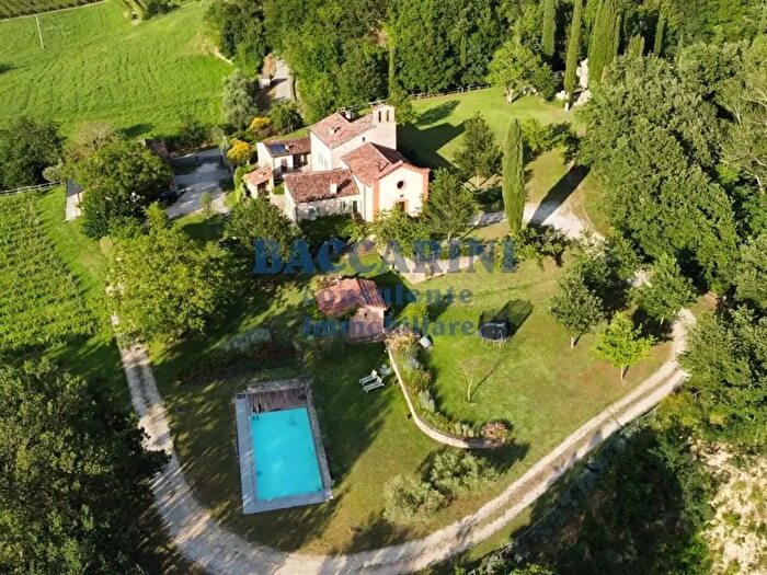Casa con 16 locali in vendita in Via Campiume, Brisighella