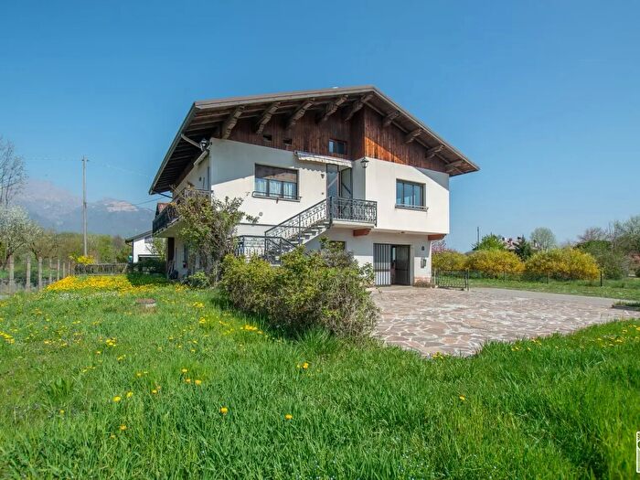 Casa con 6 locali in vendita in Casonetto, Feltre
