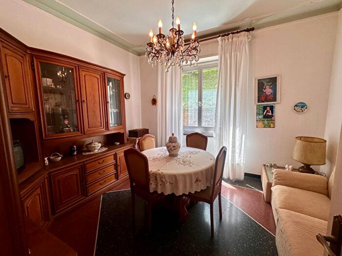 Appartamento con 6 locali in vendita in Via Torino, Busalla