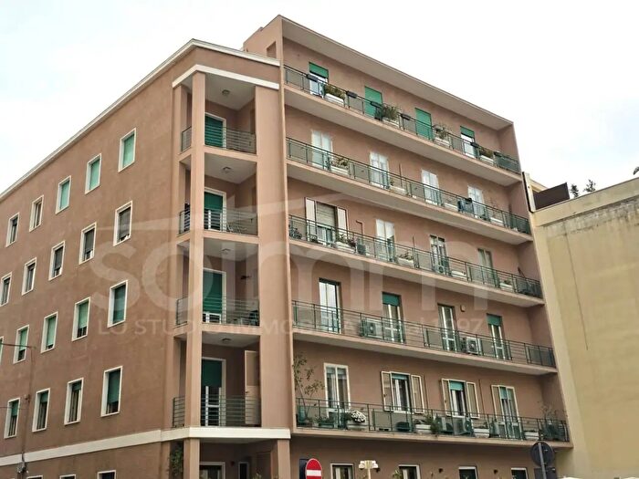 Appartamento quadrilocale in vendita in Via Alagon, Cagliari