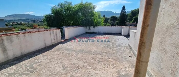 Casa quadrilocale in vendita in Via delle Mandorle, Valderice