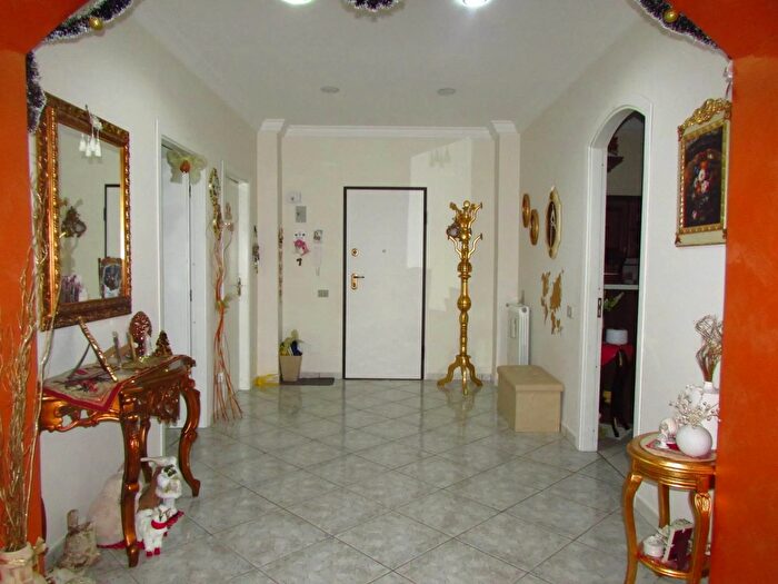 Appartamento con 6 locali in vendita in Via Salerno Sciacca, Sciacca