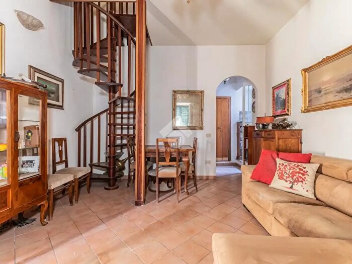 Appartamento quadrilocale in vendita in Via Vincenzo Tittoni, Manziana