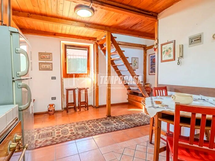 Appartamento trilocale in vendita in Viterbo