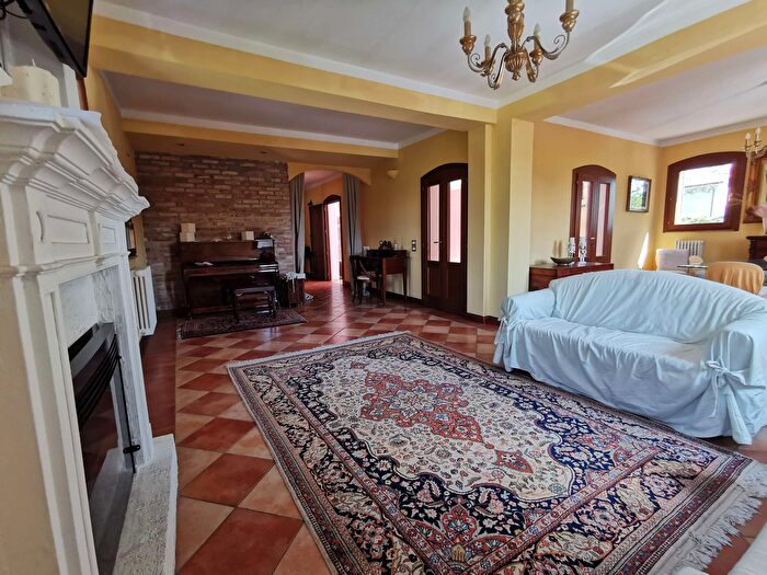 Casa con 9 locali in vendita in Perarello, Vigodarzere