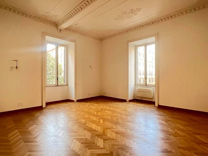 Appartamento quadrilocale in affitto in Via Cicerone, Prati, Roma