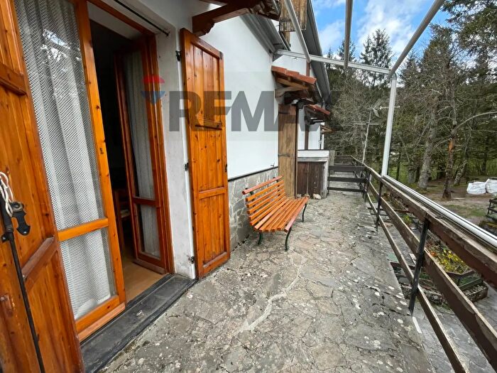 Appartamento quadrilocale in vendita in Villanoce, Rezzoaglio