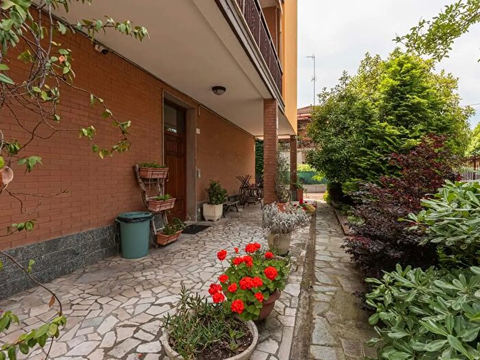 Appartamento quadrilocale in vendita in Via Alba, Modena