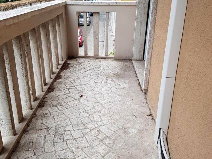 Appartamento con 5 locali in affitto in Via Alfredo Baccarini, Appio Latino, Roma