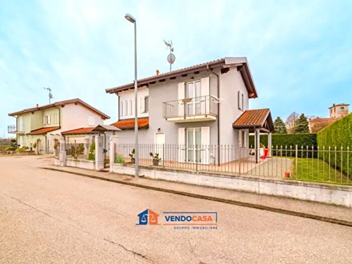 Case in Vendita e in Affitto - 2