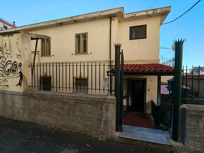 Appartamento trilocale in vendita in Via Focaccia, Ariccia