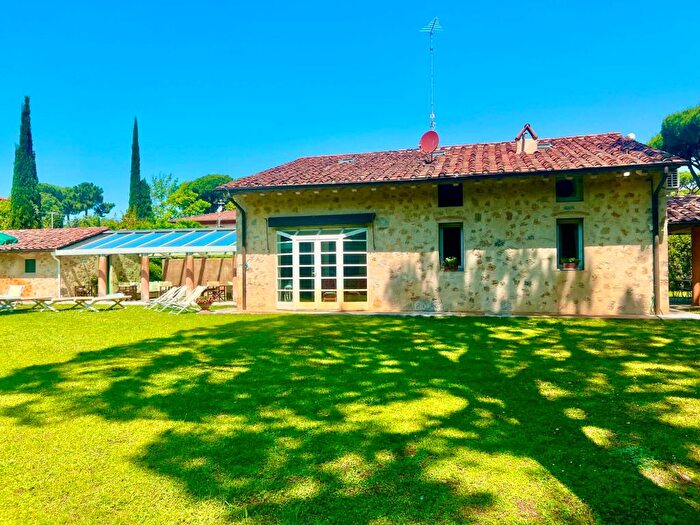 Casa con 6 locali in affitto in Via Toscana, Pietrasanta