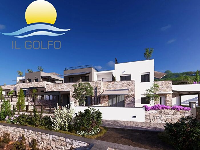 Appartamento trilocale in vendita in Via Villebone, Diano Marina