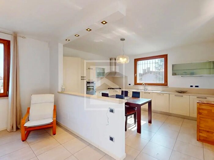 Casa quadrilocale in vendita in Via Monti, Calcinato