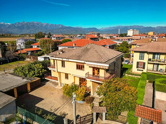 Appartamento quadrilocale in vendita in Via Puccini, Cavour