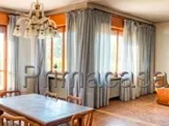 Appartamento quadrilocale in vendita in Piazza XXIV Maggio, Roverbella