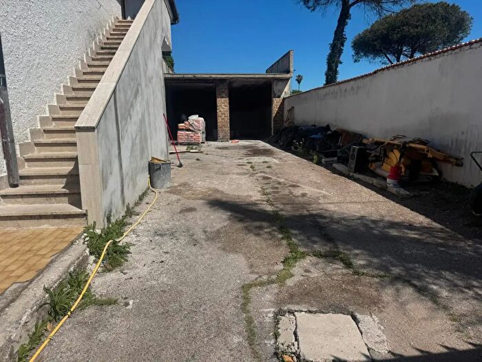 Appartamento con 8 locali in vendita in Via Baia della Rugiada, Ardea