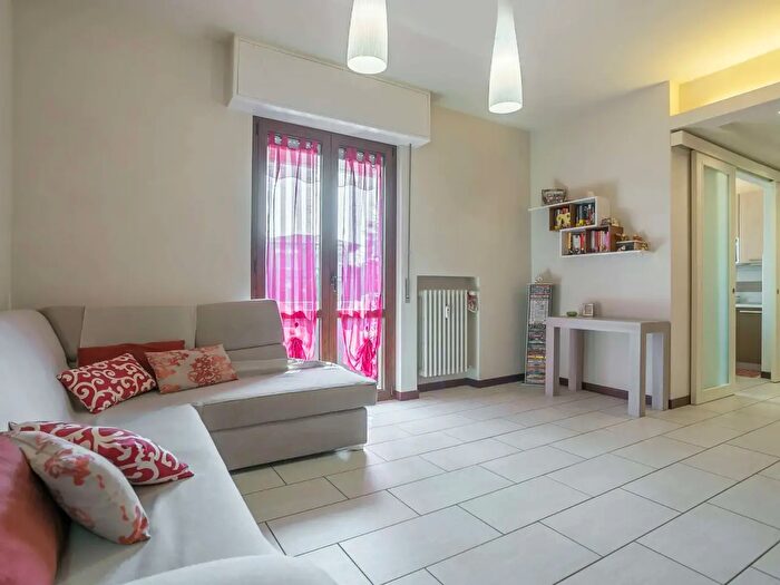 Appartamento trilocale in vendita in Via Giuseppe Parini, Arcore
