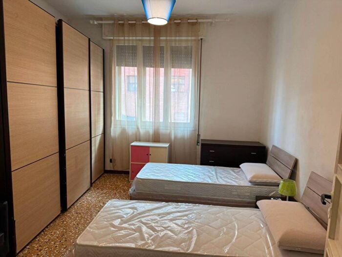 Appartamento trilocale in affitto in Via Mascarella, Irnerio, Bologna