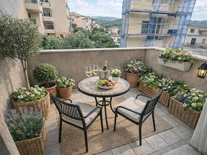 Appartamento trilocale in vendita in Via Romana, La Spezia