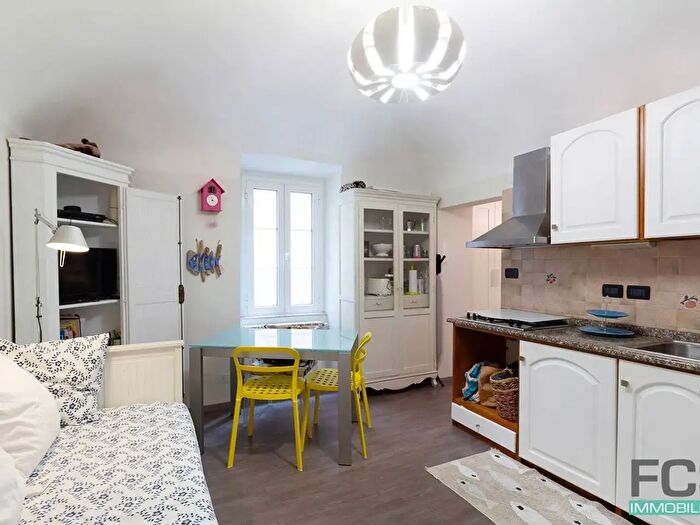 Appartamento bilocale in vendita in Via Sartorio, Noli