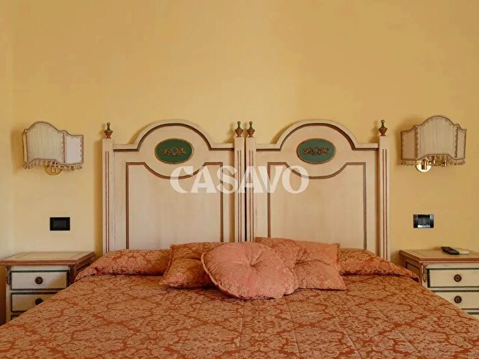 Appartamento con 6 locali in vendita in Firenze