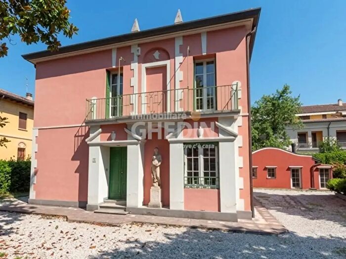 Casa con 6 locali in vendita in Conegliano