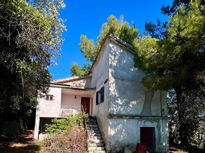 Casa con 8 locali in vendita in Contrada Messieri Snc, Ripatransone