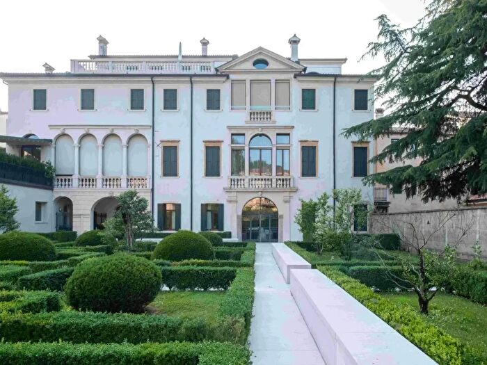 Appartamento bilocale in affitto in Piazza Eremitani, Padova