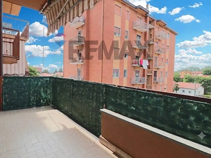 Appartamento trilocale in vendita in Via Guglielmo Marconi, Carvico